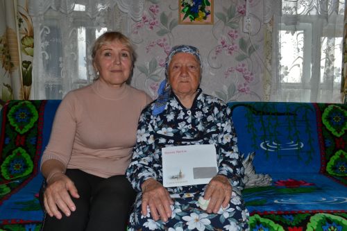 «Слава Богу, я живу хорошо»: в д.Харино встретили 94-летие Ольги Якуниной