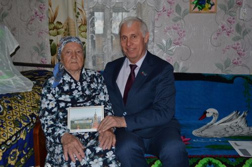 «Слава Богу, я живу хорошо»: в д.Харино встретили 94-летие Ольги Якуниной