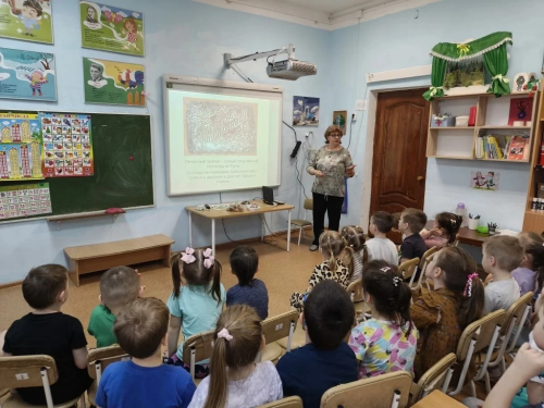 Балалар “бал икмәге” серләрен ачтылар