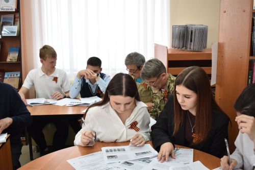 Верхний Услон написал «Диктант Победы»