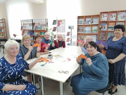 В библиотеке прошёл фольклорный час «Волшебство русского кокошника»