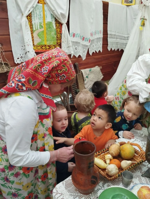 Воспитанники детского сада «Берёзка» посетили музей и библиотеку в Печищах