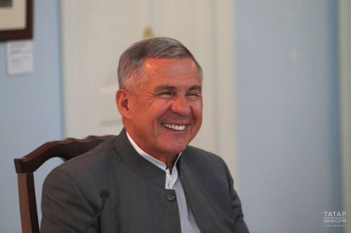 Минниханов поздравил татарстанцев с Днём родного языка и 140-летием Тукая