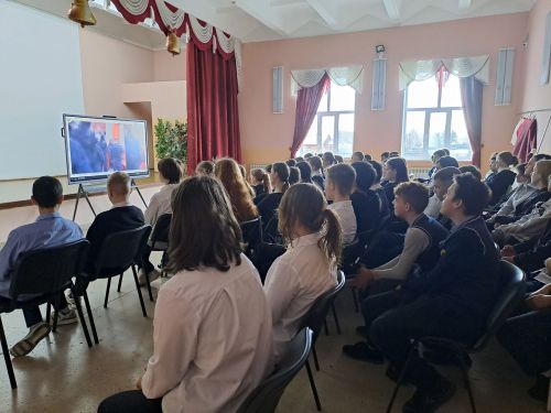 Верхнеуслонским школьникам показали фильм о вербовке детей в интернете