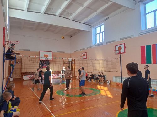 В Макулове прошел турнир по волейболу среди молодежных команд