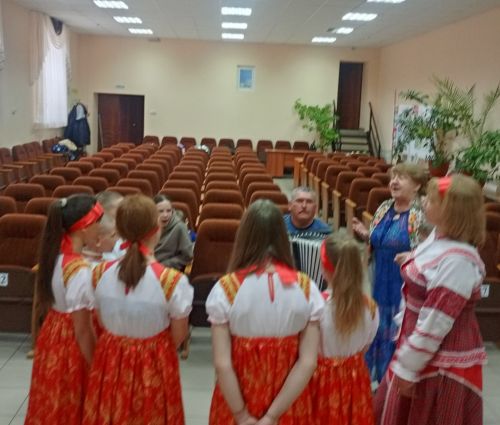 В Макулове детей научили старинным народным играм