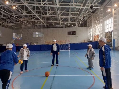 Жители Верхнеуслонского дома-интерната отметили День спорта в «Чемпионе»