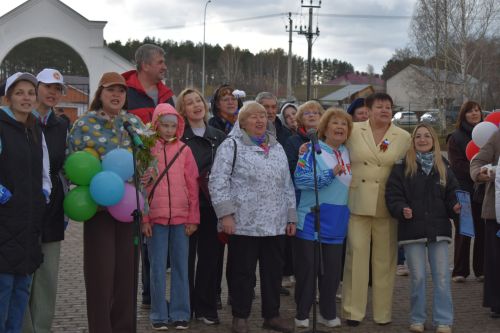 В Парке культуры и отдыха Верхнего Услона встретили весну и Первомай