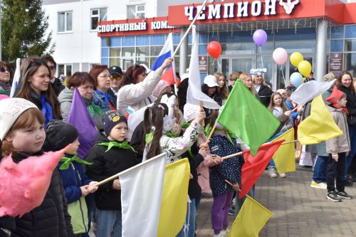 В Парке культуры и отдыха Верхнего Услона встретили весну и Первомай