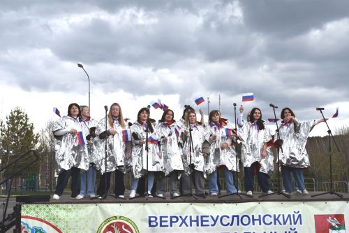 В Парке культуры и отдыха Верхнего Услона встретили весну и Первомай