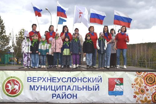 В Парке культуры и отдыха Верхнего Услона встретили весну и Первомай
