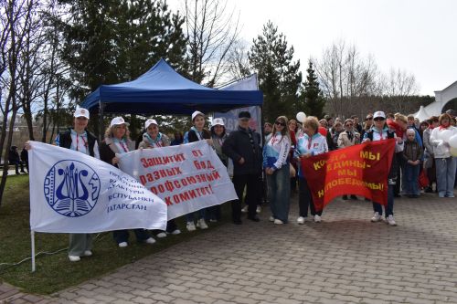 В Парке культуры и отдыха Верхнего Услона встретили весну и Первомай