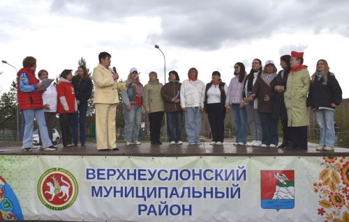 В Парке культуры и отдыха Верхнего Услона встретили весну и Первомай