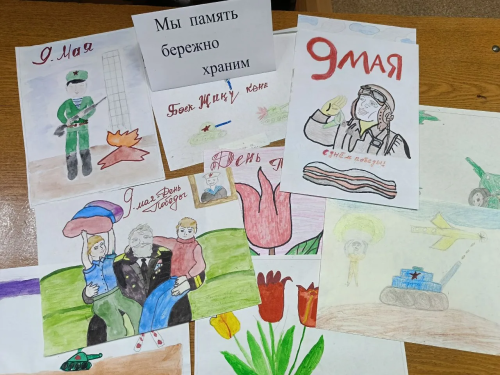 Вахитта балалар Җиңү көненә рәсем күргәзмәсе оештырдылар
