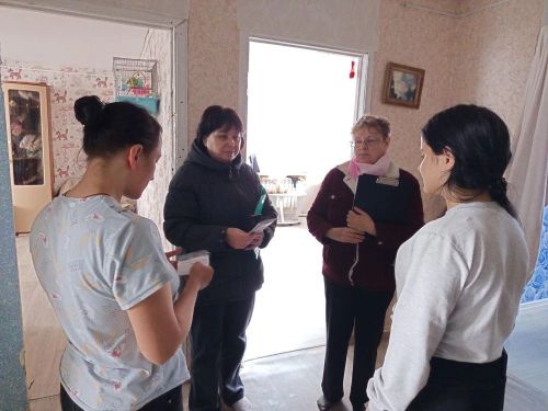 Специалисты «Островка надежды» рассказали жителям, как защититься от клещей