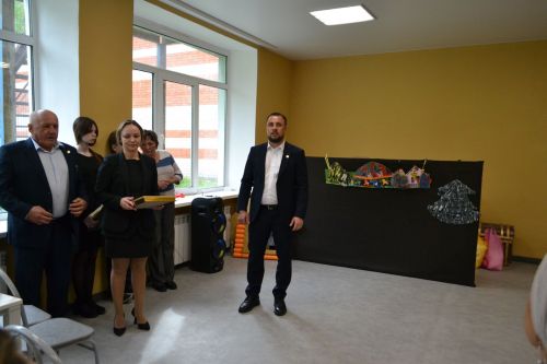 «Добрые люди» подарили школьной столовой новую жизнь