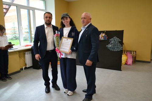 «Добрые люди» подарили школьной столовой новую жизнь