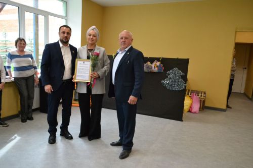«Добрые люди» подарили школьной столовой новую жизнь