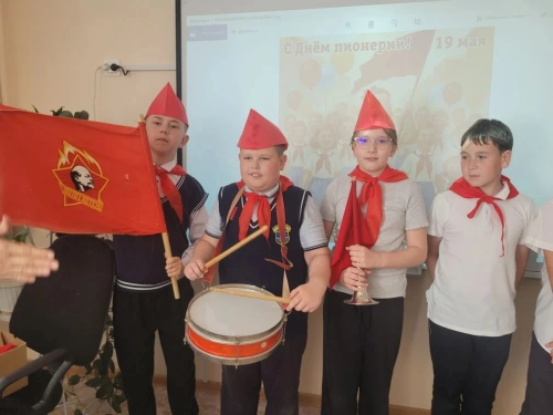 Гимназия укучыларын пионерга кабул иттеләр