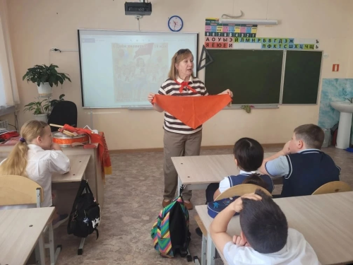 Гимназия укучыларын пионерга кабул иттеләр