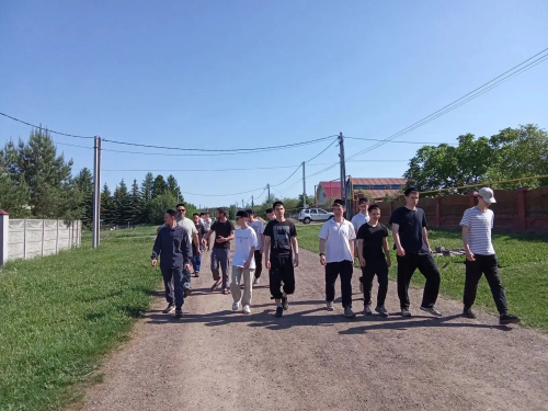 Кызыл Байракта шәкертләр кунакта булдылар