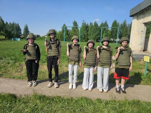 Для верхнеуслонских гимназистов провели занятие по огневой подготовке