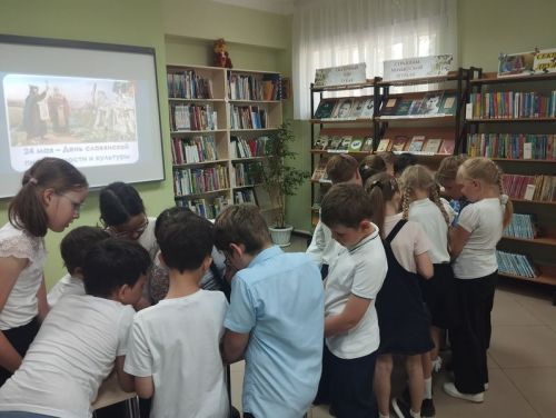 Урок «Букв таинственная вязь» прошёл в библиотеке Верхнего Услона