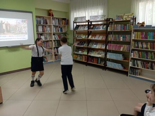 Урок «Букв таинственная вязь» прошёл в библиотеке Верхнего Услона