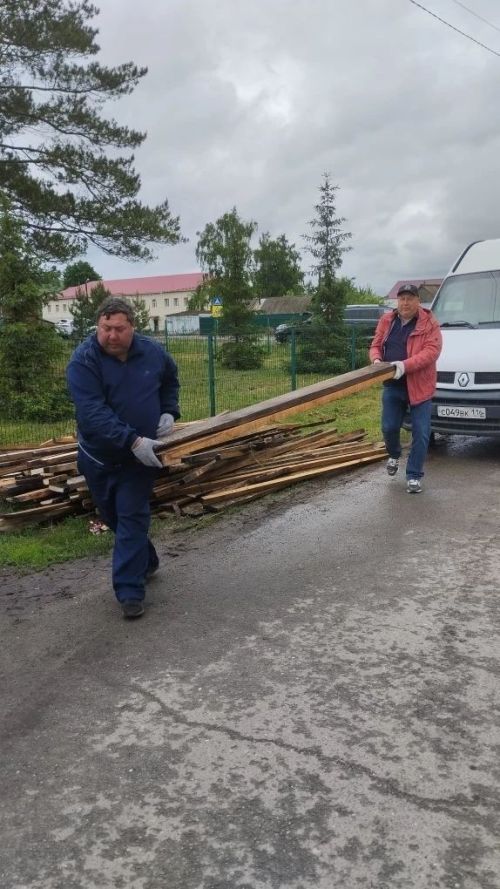 127-я фура с гуманитарной помощью из Верхнего Услона отправилась на передовую