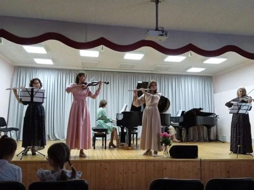 В Верхнем Услоне прошел концерт юных пианистов
