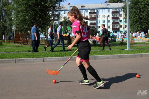 В казанском лицее №121 открыли обновлённую хоккейную площадку