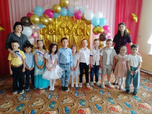 Октябрьский балалар бакчасында балаларны мәктәп тормышына озаттылар