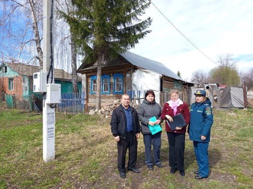 В Верхнеуслонском районе прошёл рейд по проверке условий жизни 13 семей с детьми