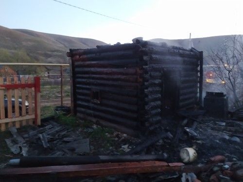 За выходные в Верхнеуслонском районе сгорели две бани и сухая трава
