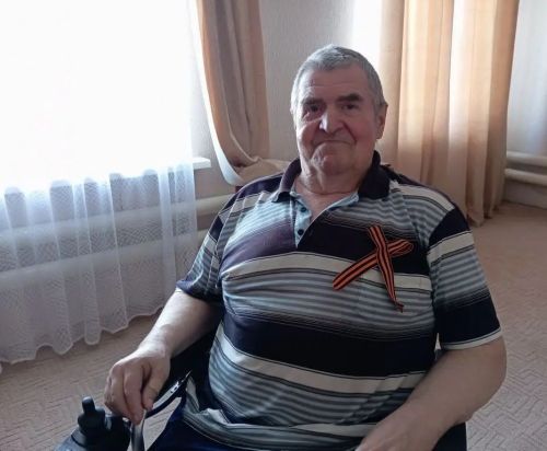 «Островок надежды» вручил георгиевские ленточки подопечным к 9 Мая