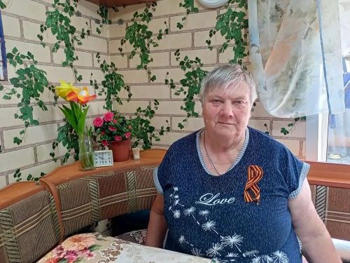 «Островок надежды» вручил георгиевские ленточки подопечным к 9 Мая