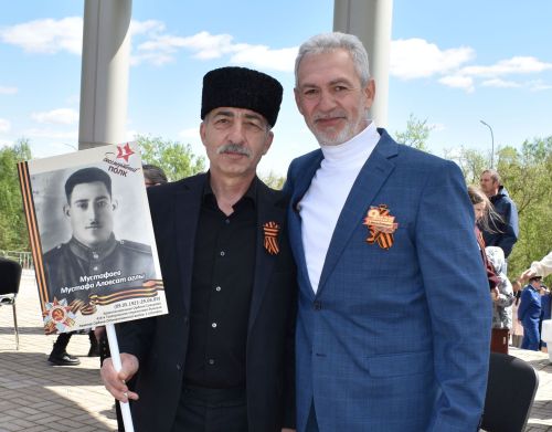 Парад Победы в Верхнем Услоне: слёзы, песни и белые голуби