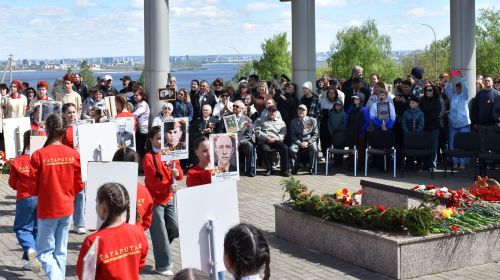 Парад Победы в Верхнем Услоне: слёзы, песни и белые голуби