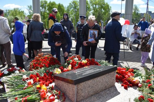 Парад Победы в Верхнем Услоне: слёзы, песни и белые голуби