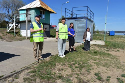 Свалку строительного мусора у дороги нашли в Верхнем Услоне во время рейда