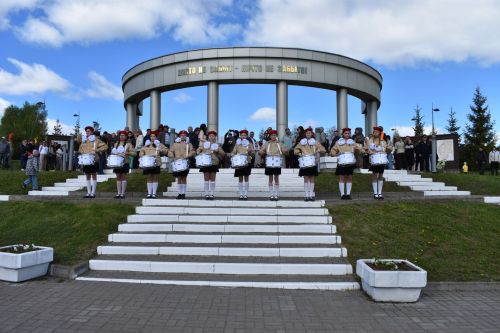 Парад Победы в Верхнем Услоне: слёзы, песни и белые голуби