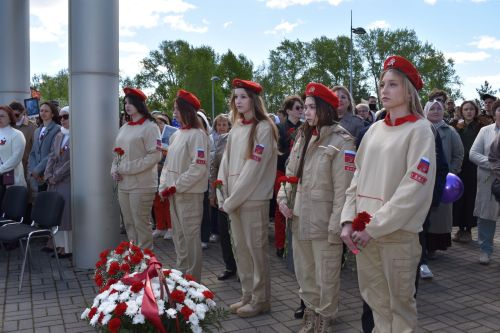 Парад Победы в Верхнем Услоне: слёзы, песни и белые голуби