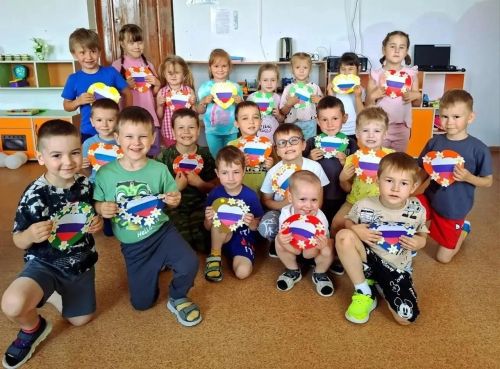 Балалар Россия көненең әһәмиятен аңладылар