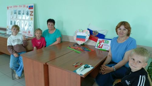 Кильдеевские дети сделали сердечки-открытки ко Дню России