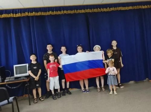 Мәмәтхуҗада Россия символикалары белән таныштылар
