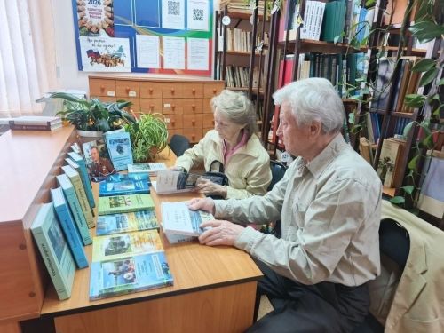 Писатель-земляк Павел Егоров посетил Шелангу