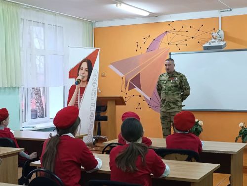 Урок мужества с участником СВО прошел в Верхнеуслонской школе