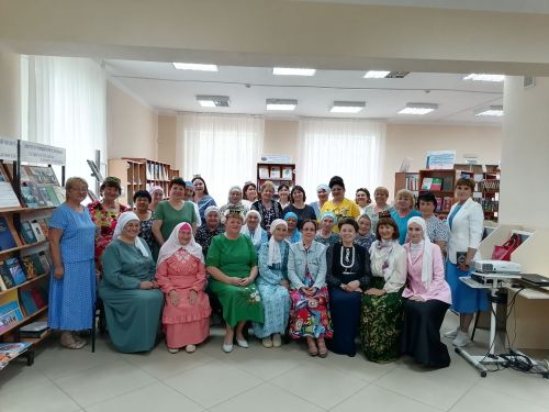 Встреча с писательницей и общественным деятелем прошла в Верхнем Услоне