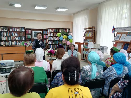Встреча с писательницей и общественным деятелем прошла в Верхнем Услоне