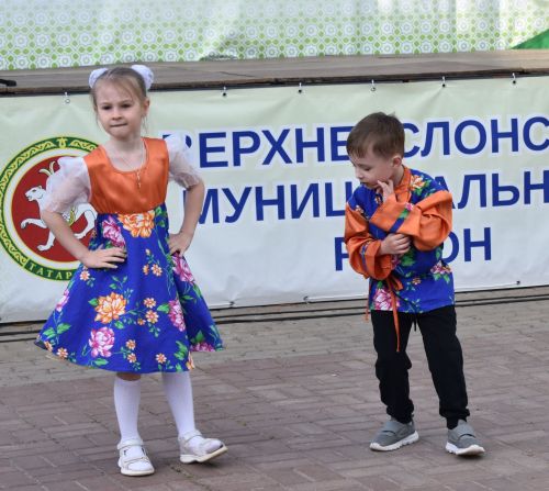 В Верхнем Услоне ярко и весело встретили лето
